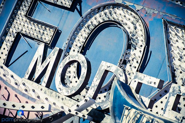 Photographing the Neon Sign Boneyard in Las&nbsp;Vegas