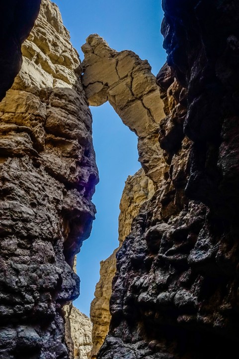 This arch is toward the bottom of the wash. This is a 3-shot HDR composite