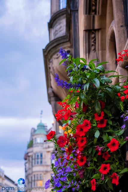 Photographing with one&nbsp;lens